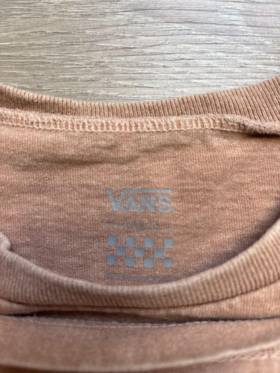 Vans T-shirt: T-shirt Vans – Usato da Courfaivre venduto da ame_d67y 2