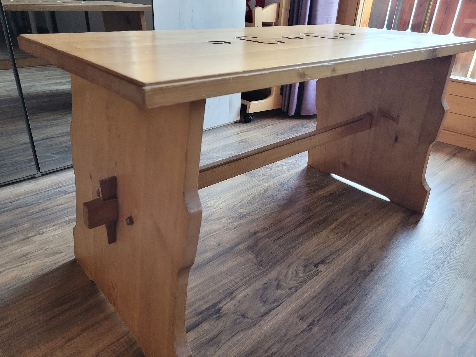 Tavoli: Kleiner Holztisch / Kinder Ess- / Spieltisch – Usato da Lumbrein venduto da GC67