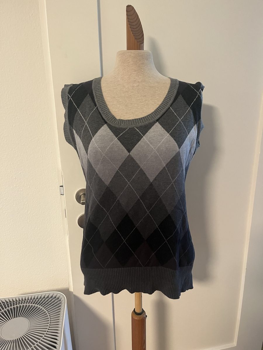 Top: Moderner Argyle Pullunder, Grösse 40 – Usato da Zürich venduto da Mrstm4