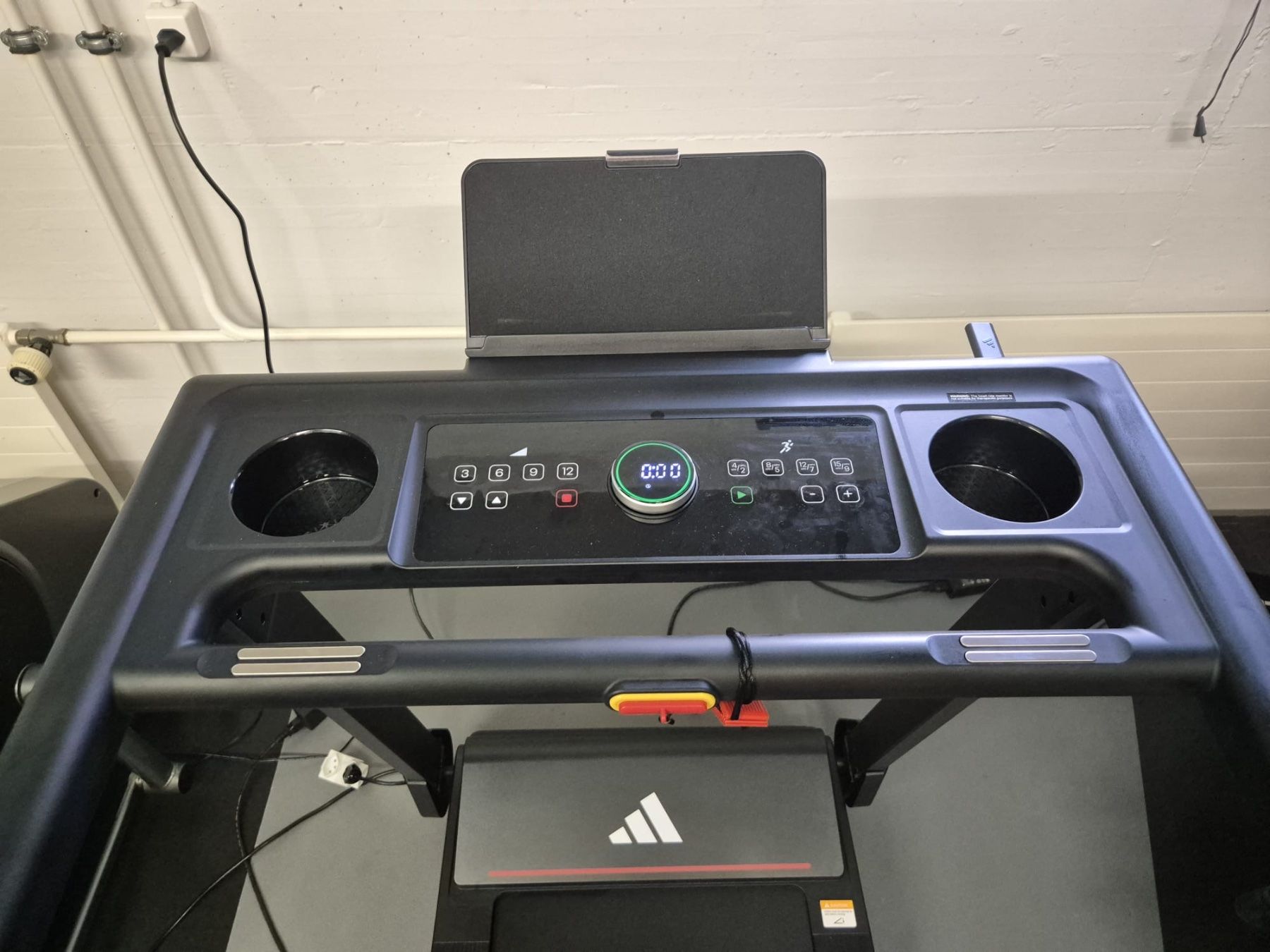 Adidas Vélos d'appartement: Adidas Ultra T-1 Laufband – Neuf (Voir description) à Meierskappel par aemkeii 1