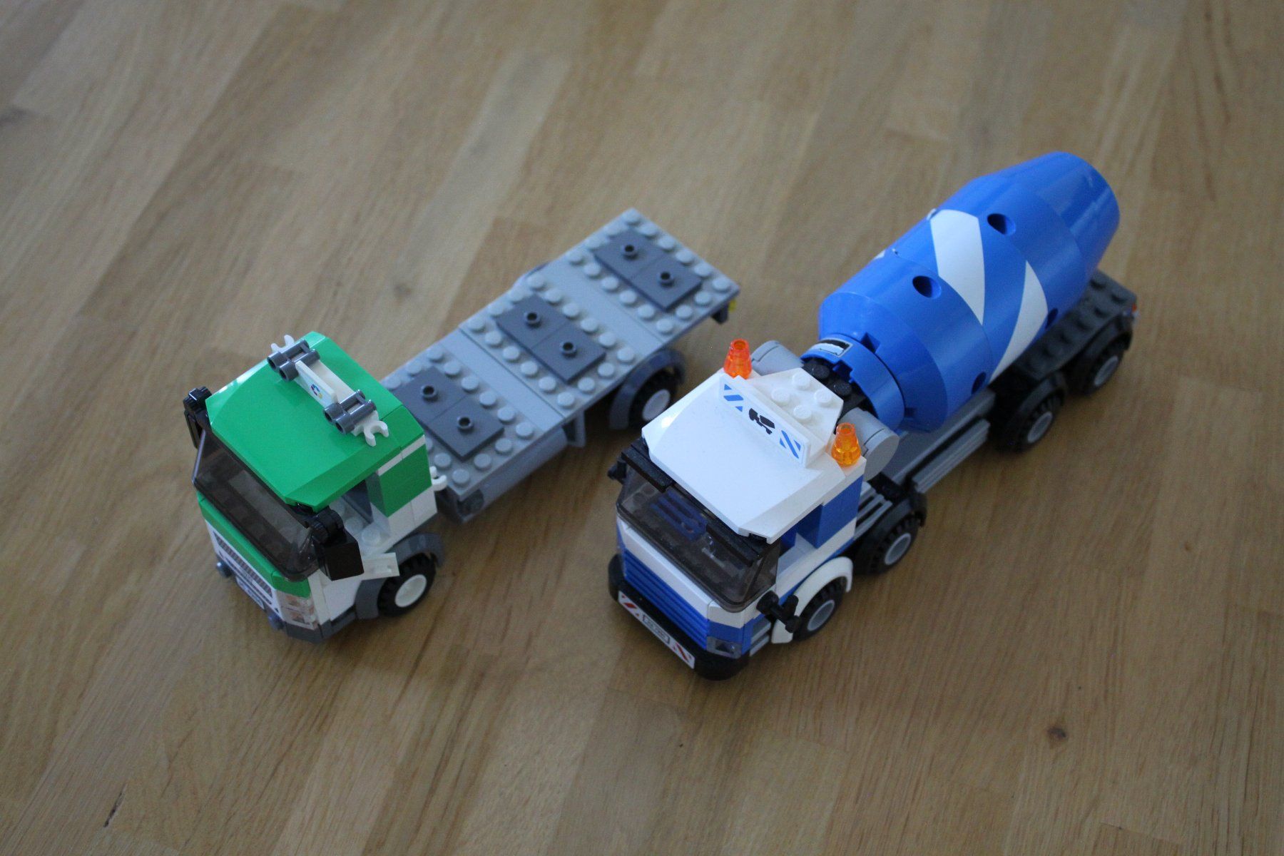 Lego Baukästen: Lego LKW 2er Set – Gebraucht aus Mörschwil von leg_yrn8