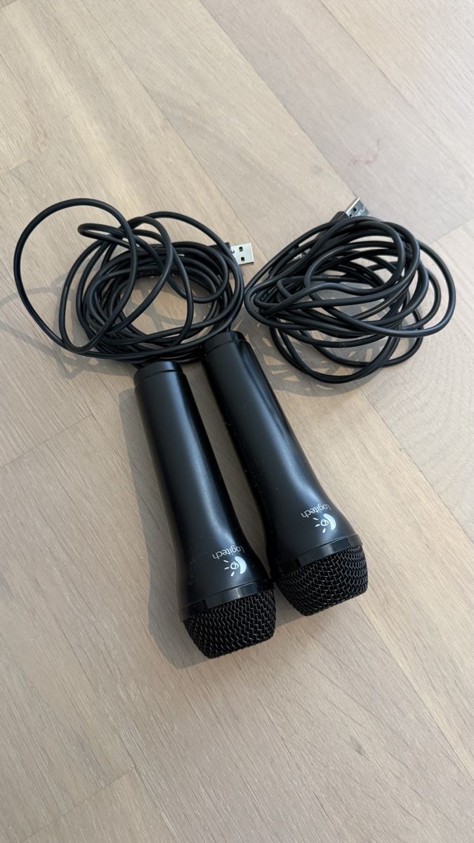 Logitech Microphones: Logitech Mikrofon Set USB schwarz – Neuf (Voir description) à St. Gallenkappel par lari.18