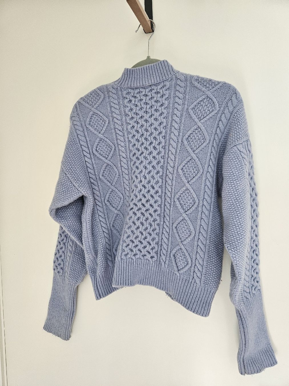 Pullover & Sweatshirts: Damen Wollpullover hellblau Grösse 38 – Gebraucht aus Jussy von hwe_zky5 4