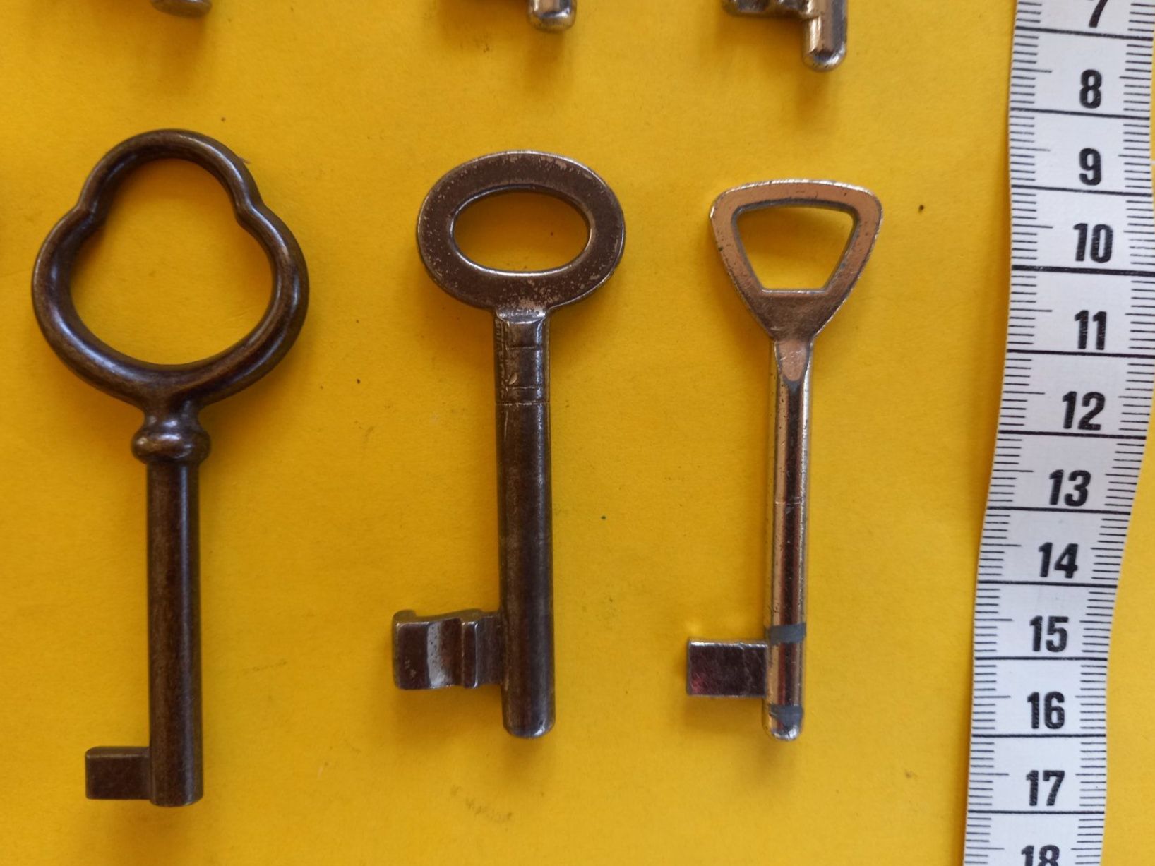 Chiavi: Lot de 10 diverses anciennes clefs – Usato da Rossens FR venduto da Souris1 8