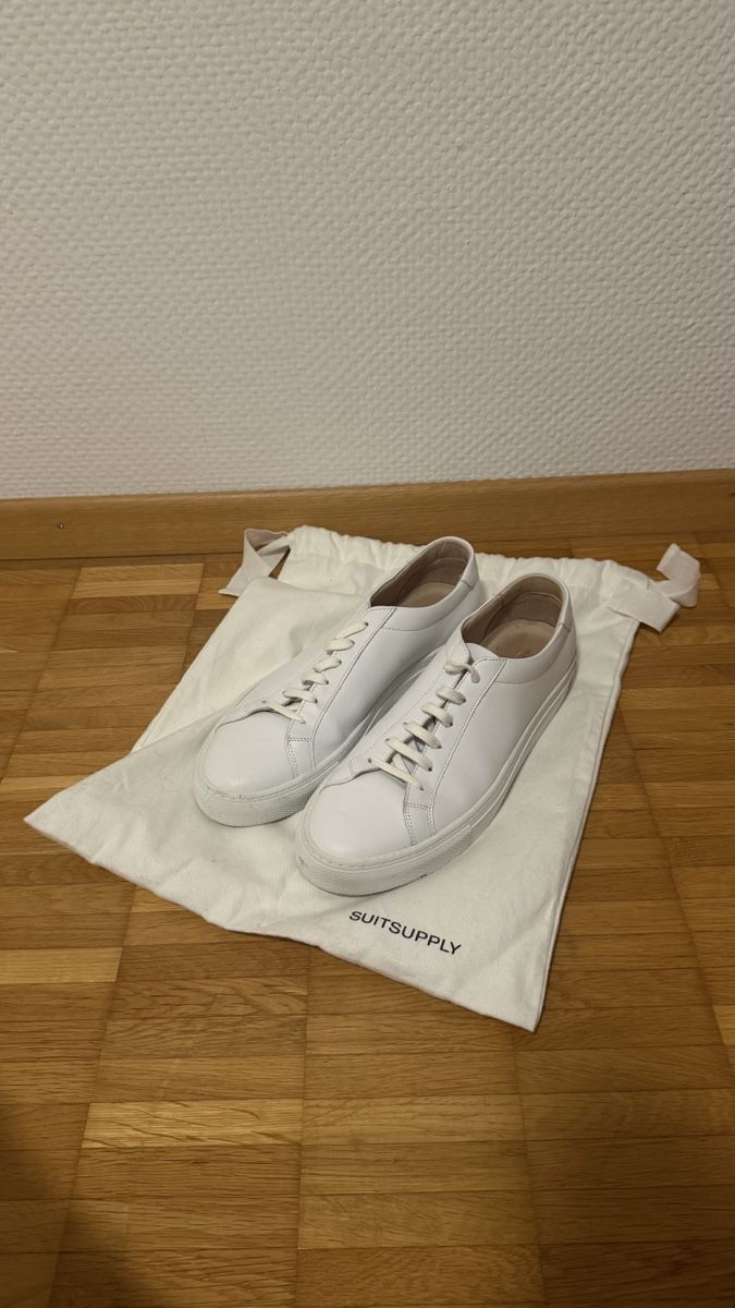 Suitsupply Scarpe da uomo: Weisse Ledersneaker Suitsupply – Usato da St. Gallen venduto da sold027