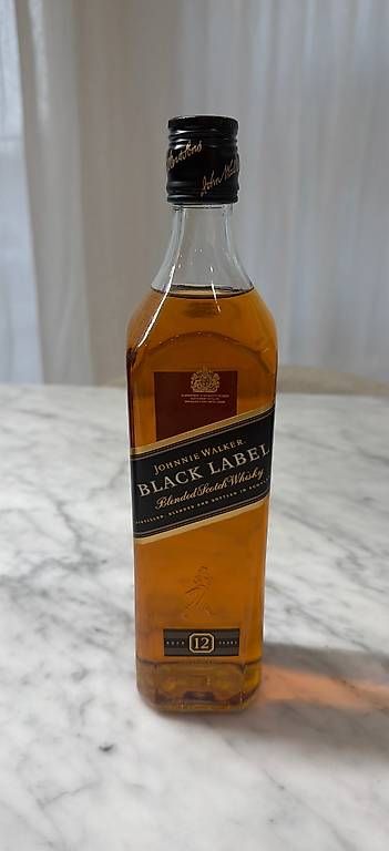 Bevande alcoliche: Johnnie Walker Black Label  – Usato da Roggwil TG venduto da est_r5x7