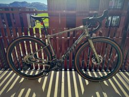 Giant Revolt Advanced 0 Carbon Gravelbike