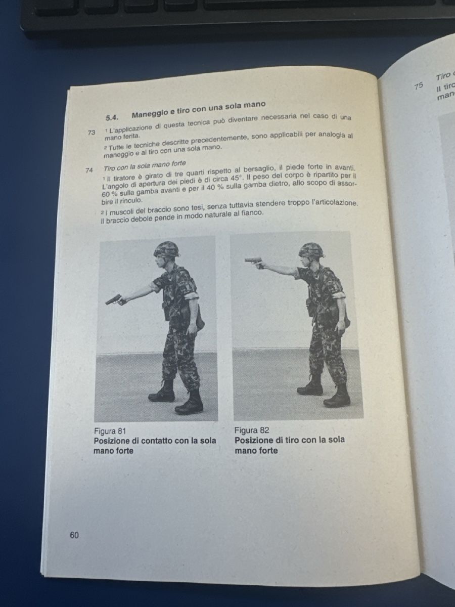 Livres: P 75 esercito Svizzero  – D'occasion à Morbio Inferiore par Ecod 2