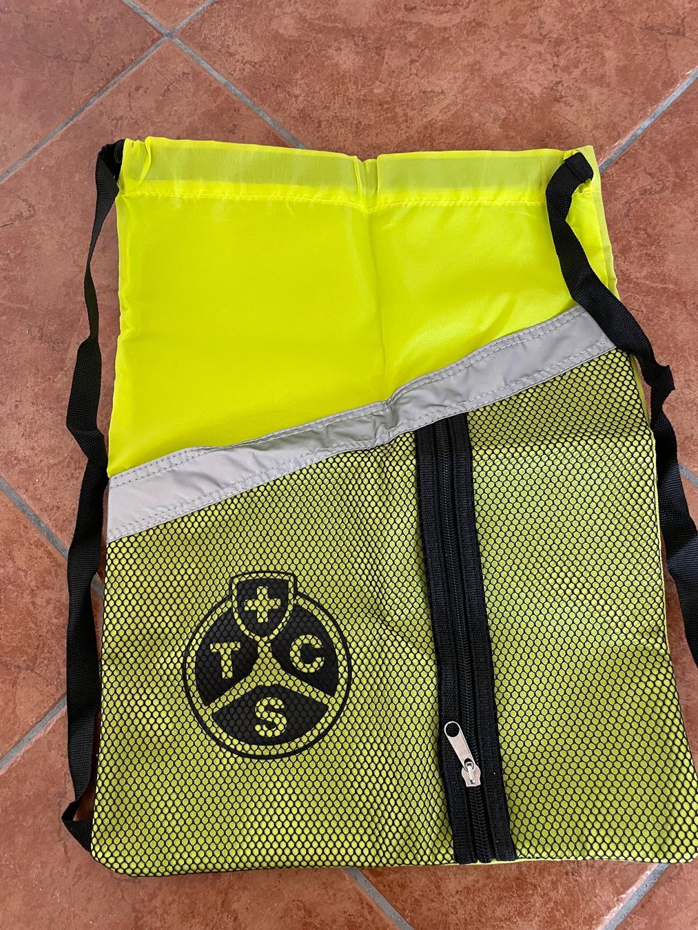Zaini: Vendo zainetto del TCS – Nuovo (secondo la descrizione) da Brione s. Minusio venduto da Je_Jey