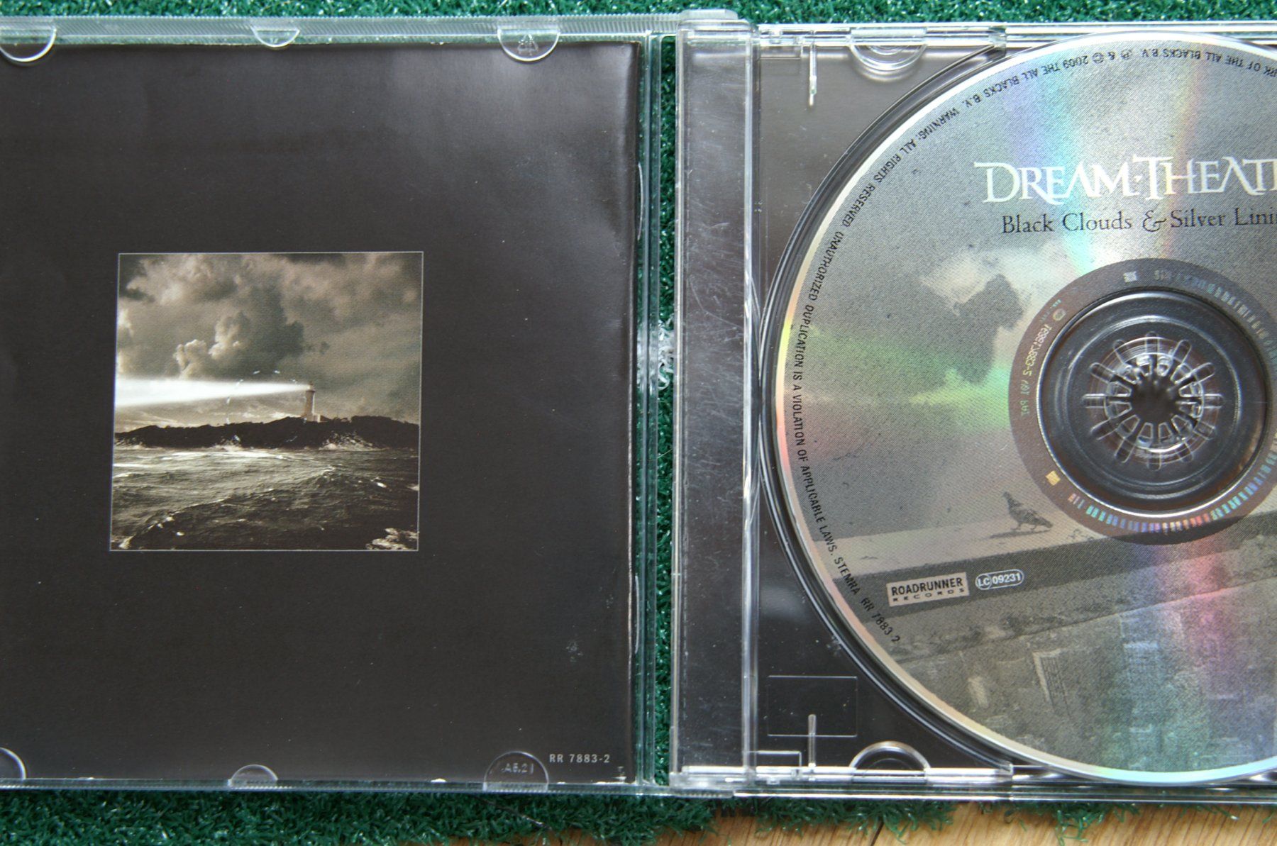 CD: Dream Theater - Black Clouds & Silver Linings – Usato da Flamatt venduto da Herzkarst 2