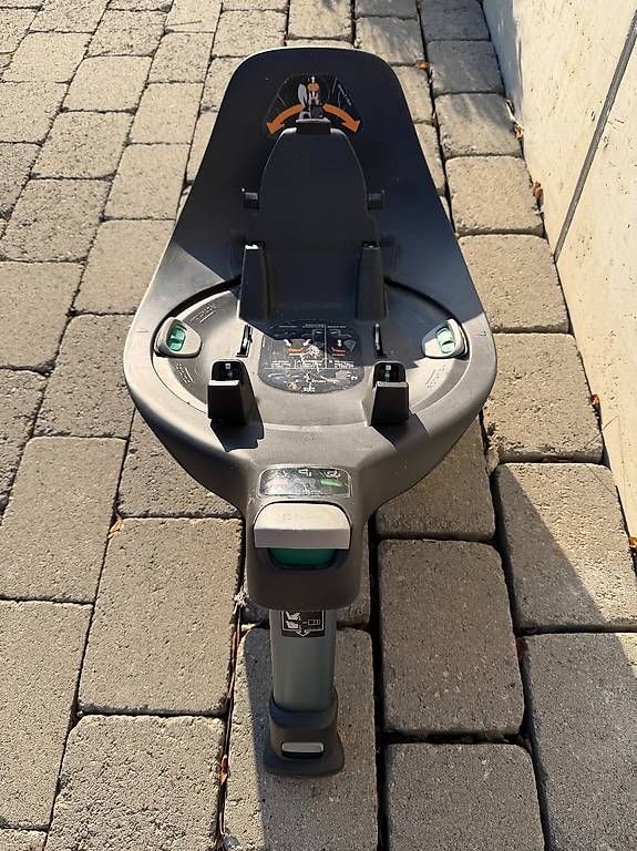 Auto-Kindersitze: Cybex Isofix Basis, drehbar – Gebraucht aus Utzigen von cdrg