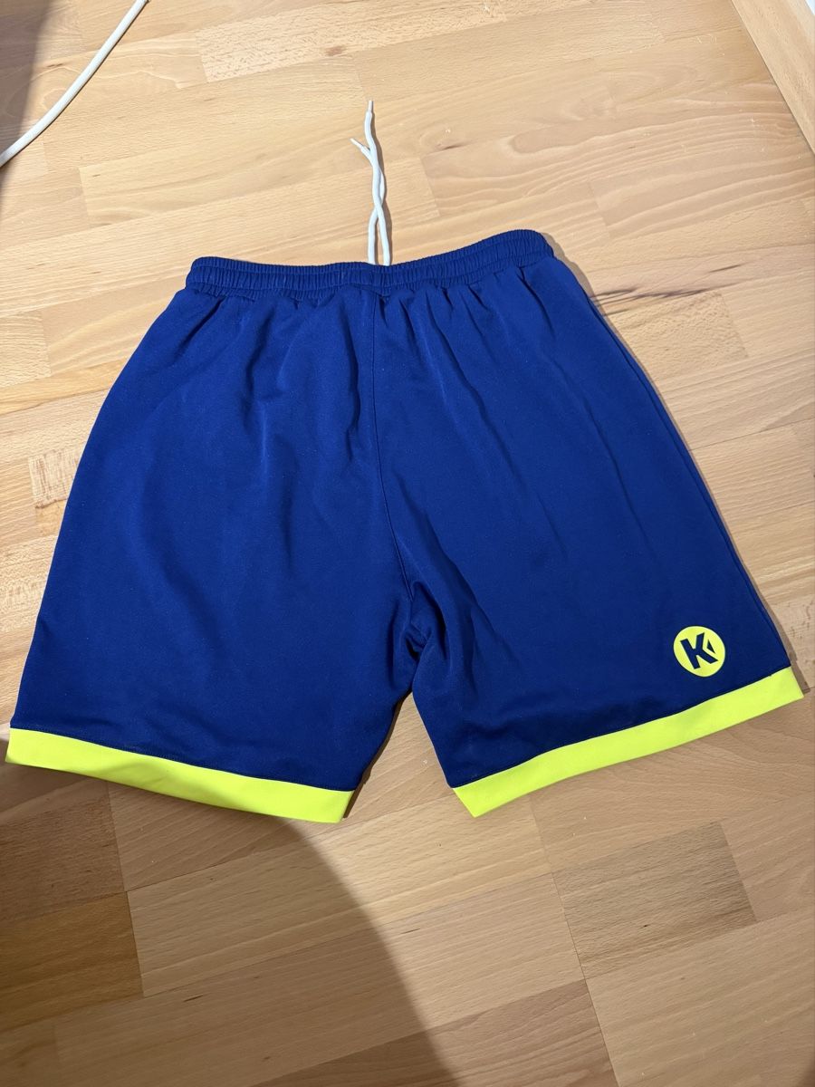 Pantaloni: Short KEMPA – Usato da Fontainemelon venduto da erin.blm 1