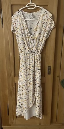Wickelkleid Mango 100% Viskose Grösse M 