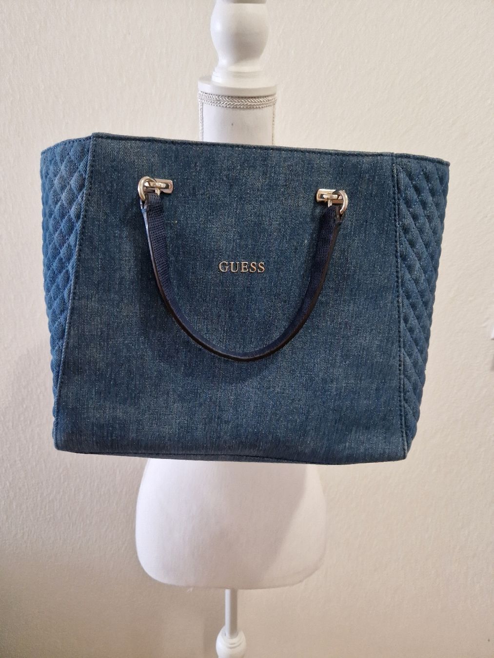 Guess Borse da donna: Guess Tasche – Usato da Stallikon venduto da lh-beba82-85