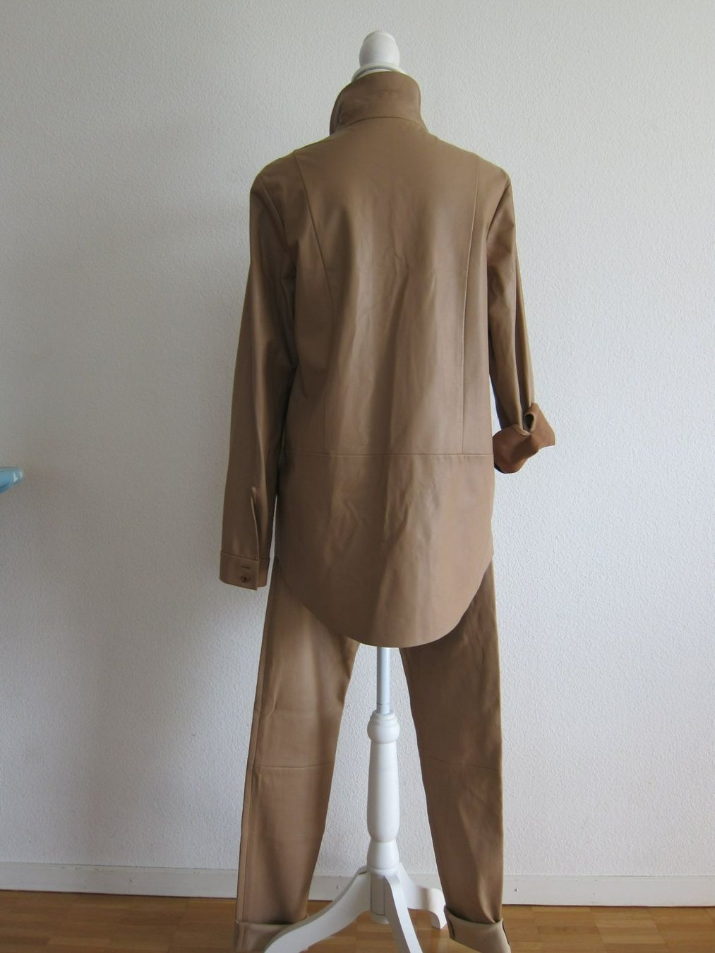 Kleiderpakete: DROME Set. Bluse und Hose Leder. Neu! – Neu und originalverpackt aus Glattpark(Opfikon) von bar_p2wj 2