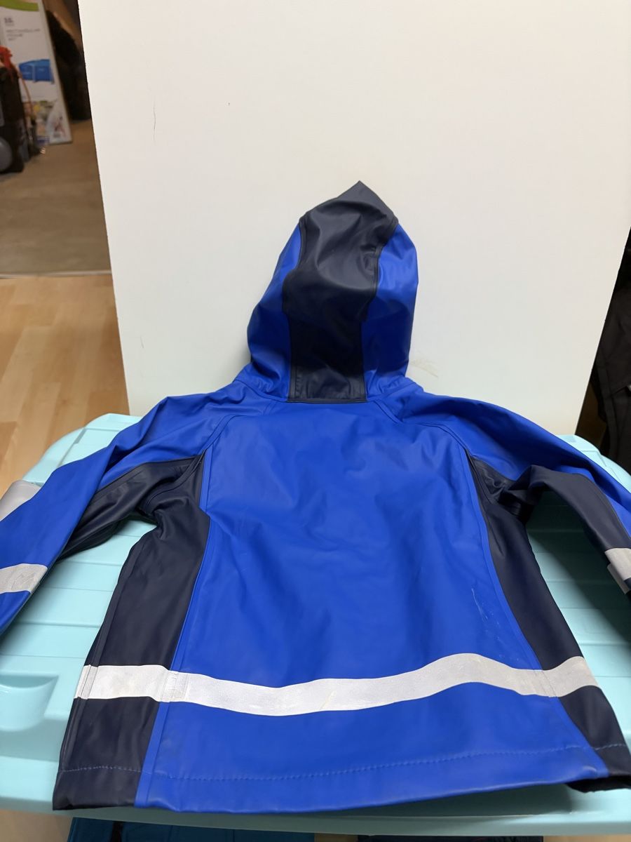 Vestes & Manteaux: Regenjacke Grösse 92 – D'occasion à Granges-Paccot par Fwaeber 1