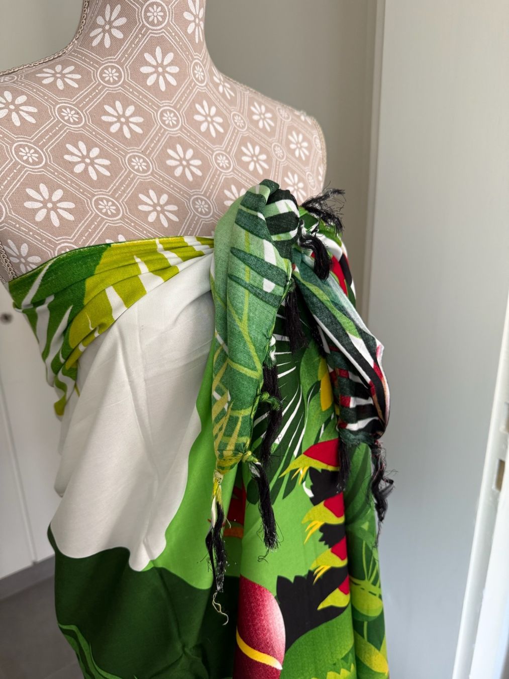 Teli da bagno: Paréo - drap de plage – Usato da Sion venduto da accroshoes 3
