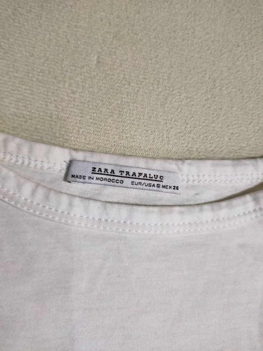 Zara T-shirt: T-Shirt von Zara Weiss – Usato da Bronschhofen venduto da happynews2018 2