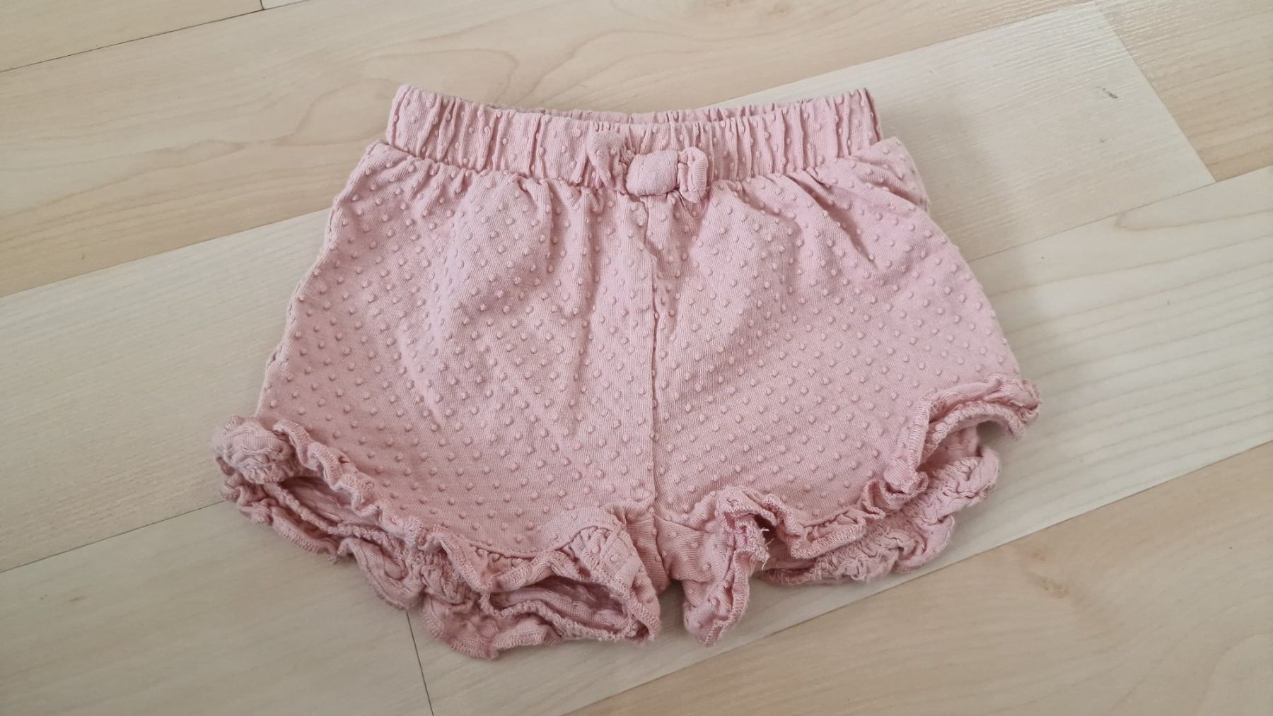 Pantaloni: Süsse kurze Hose gr74/80 Sfera – Usato da Winterthur venduto da Mmondeo