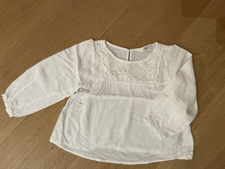 H&M Girls White Blouse - Size 5 years