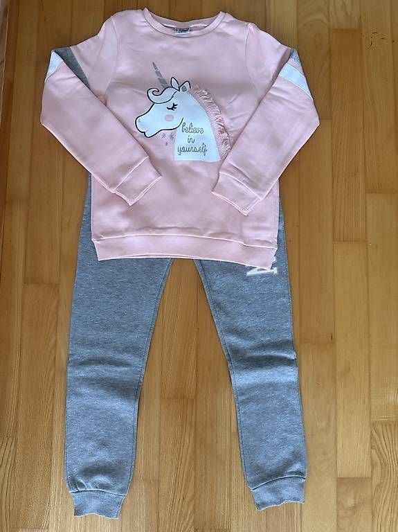 Maglioni & Felpe: Einhorn Pullover und Trainerhose – Nuovo (secondo la descrizione) da Liestal venduto da esi79