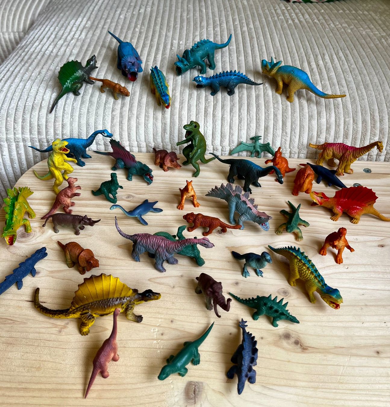Figuren: Dinosaurier Figuren Sammlung – Gebraucht aus Zürich von Allrounders 2