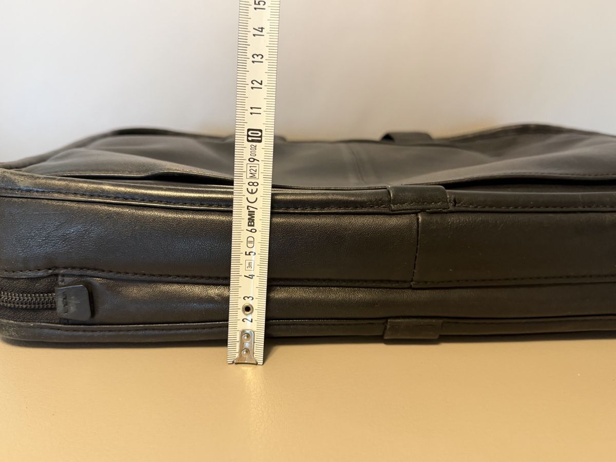 Tumi Koffer & Taschen: Tumi Aktentasche/Laptoptasche Leder – Gebraucht aus Pfäffikon SZ von Zitrone_100 9