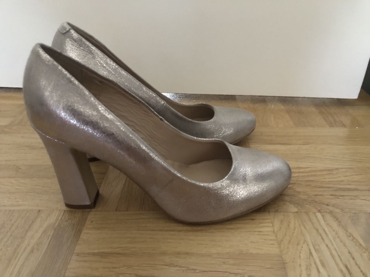 Scarpe da donna: Chaussures à talons dorées – Nuovo (secondo la descrizione) da Onex venduto da kattrina 5