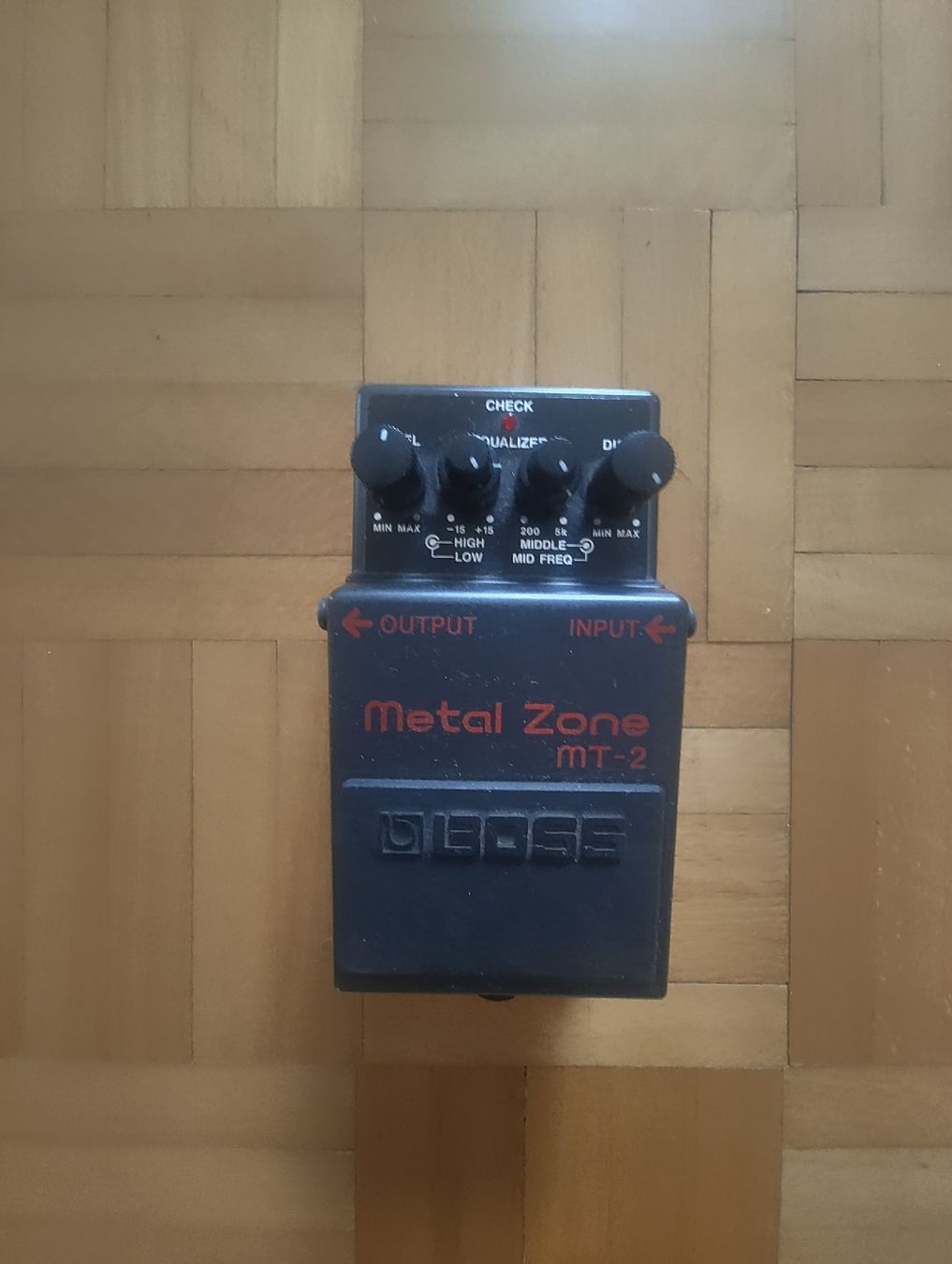 Boss Musikinstrumente: BOSS MT-2 Metal Zone Guitar Effects Pedal – Gebraucht aus Wädenswil von isa_776k
