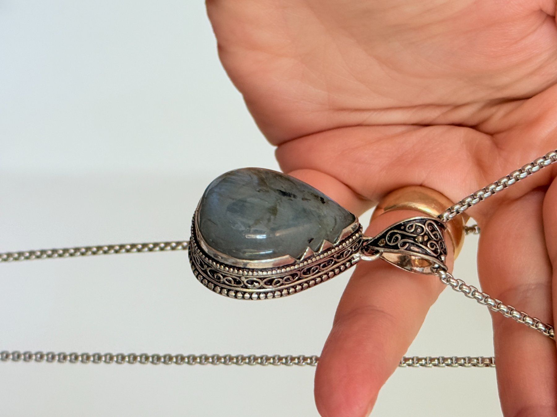 Colliers: Collier Labradorite Marquise Massif Neuf – Neuf avec emballage d'origine à Genève par AWWA 3