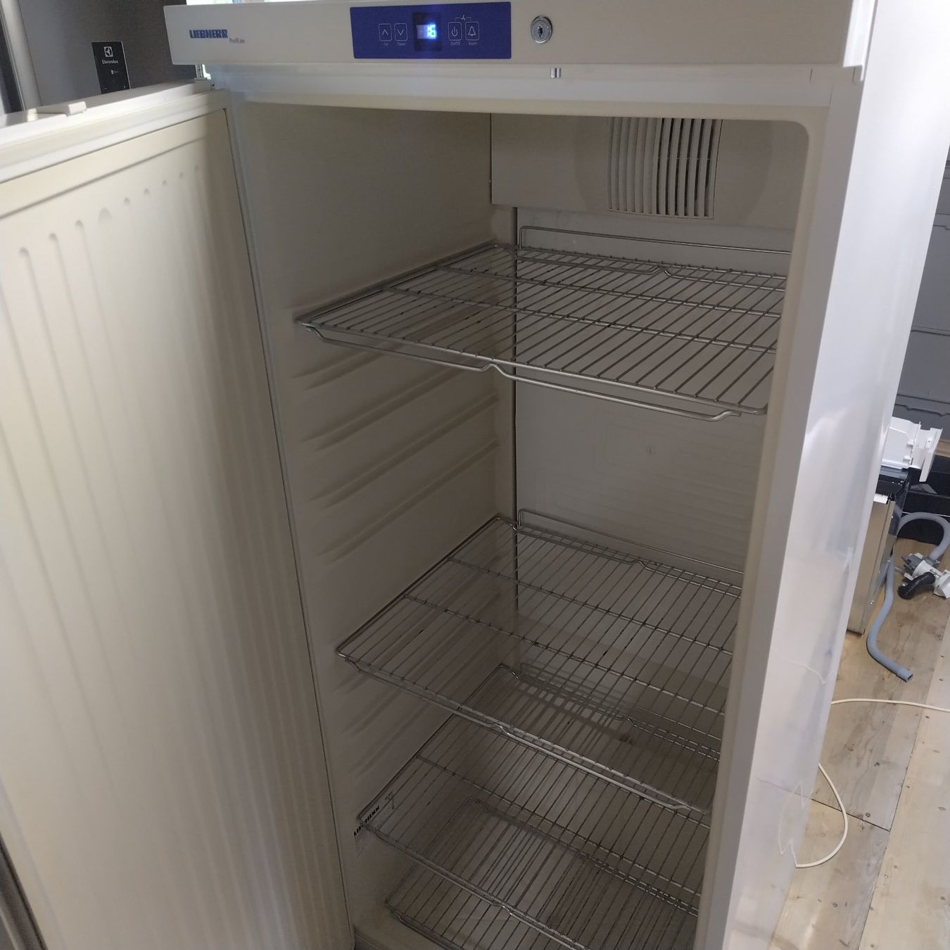 Liebherr Frigoriferi: Liebherr Kühlschrank GKv 5710 – Usato da Herisau venduto da Ea83 2