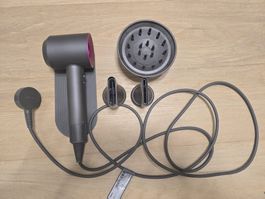 Dyson Supersonic Haartrockner inkl. Aufsätze