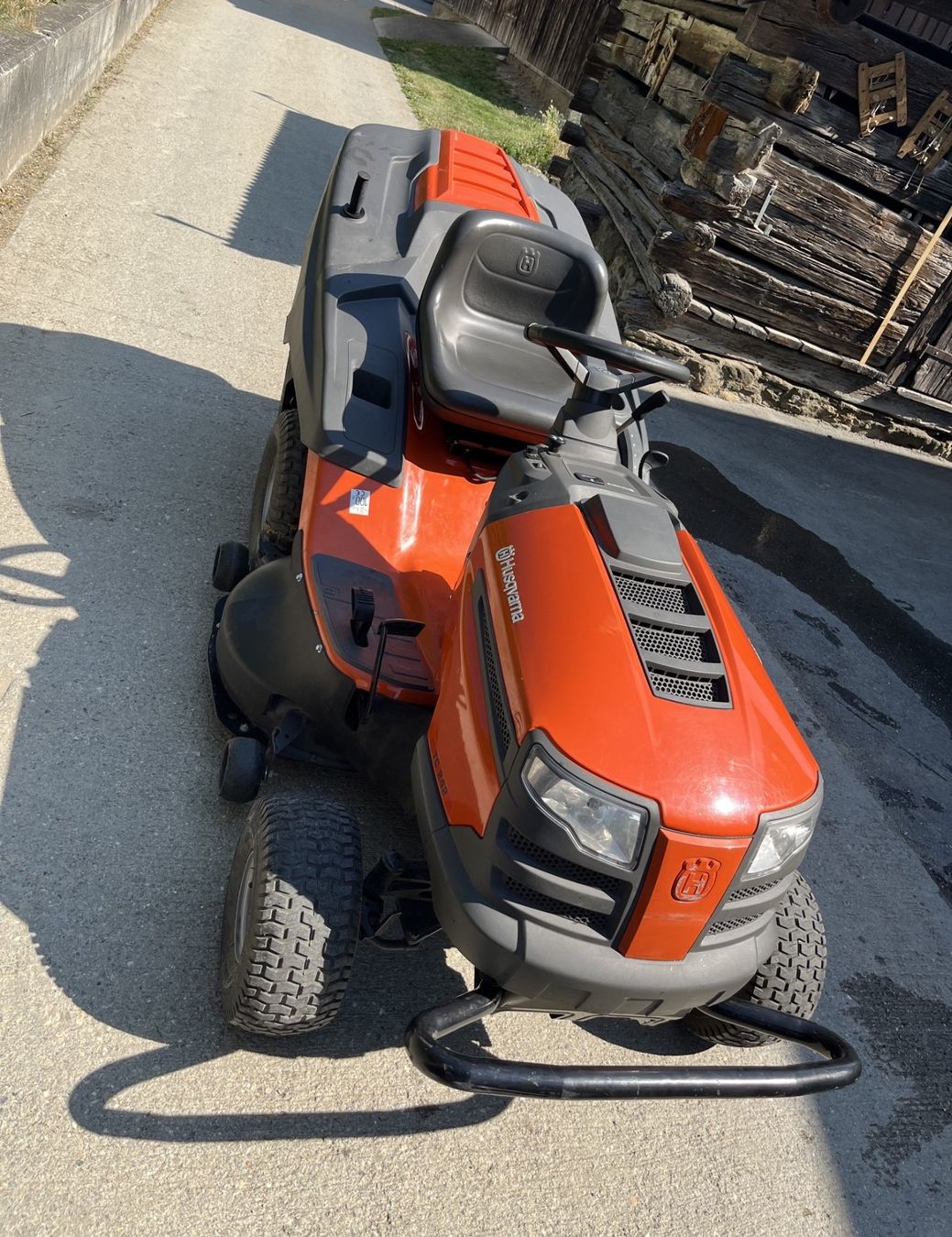 Husqvarna Rasenmäher: Husqvarna TC242 – Gebraucht aus Cazis von la-torre-work-snc 3