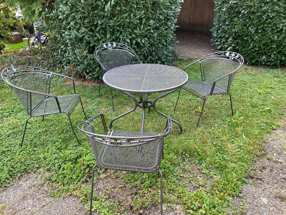 Gartenmöbel / Runder Tisch / 4 Stühle Kaufen auf Ricardo