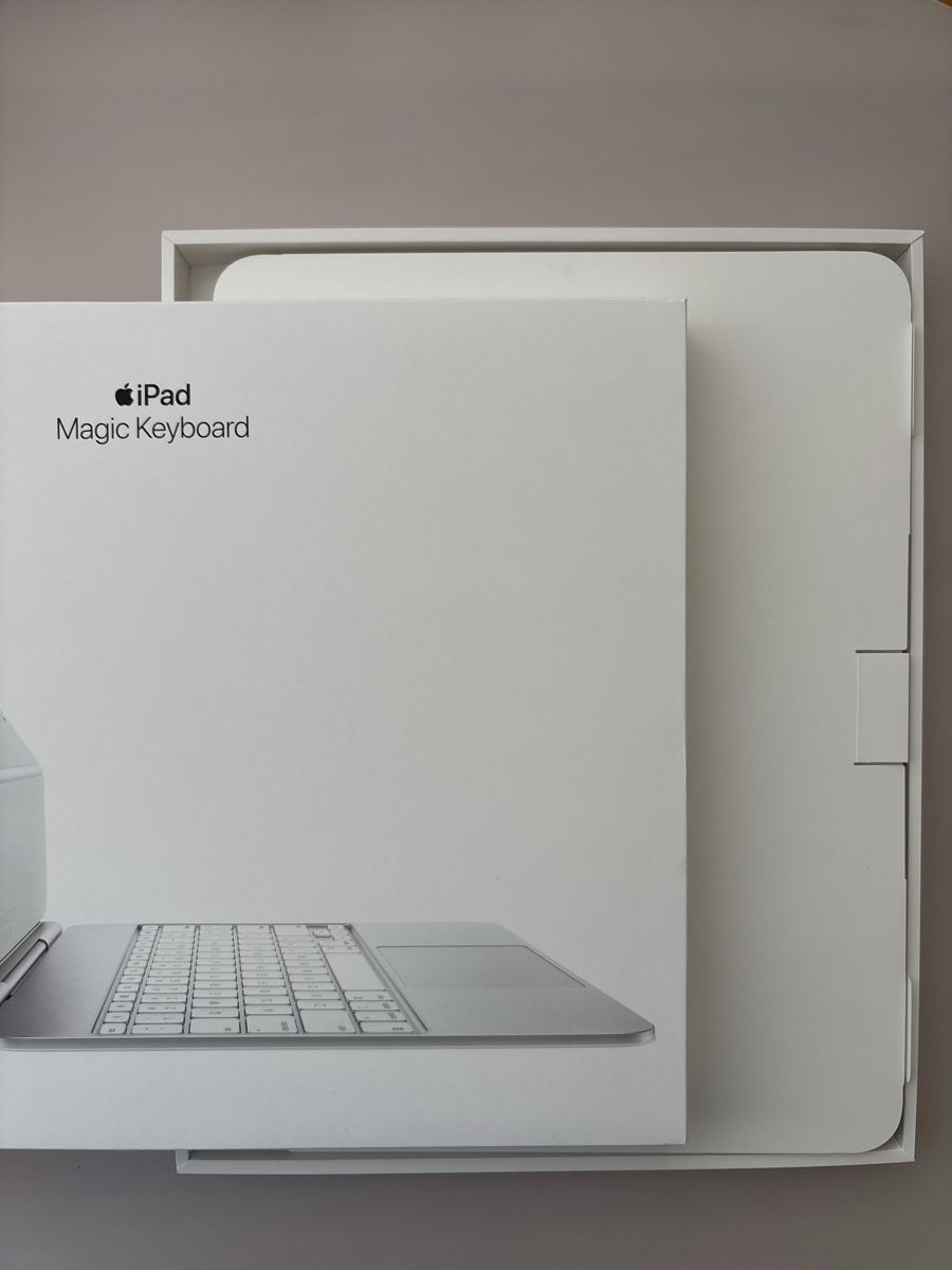 Apple Tablettes PC: iPad Pro 13 - 2024 Wi-Fi + Cellular – Neuf (Voir description) à Gempen par Macean79 4