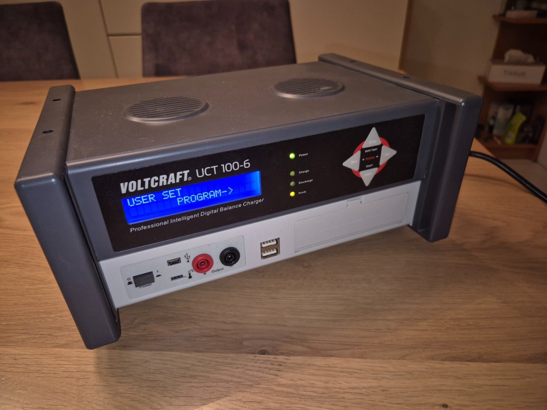 Voltcraft Akkus, Ladegeräte & Netzgeräte: VOLTCRAFT Akku-Ladestation UCT 100-6 – Gebraucht aus Hinwil von Iceeagle