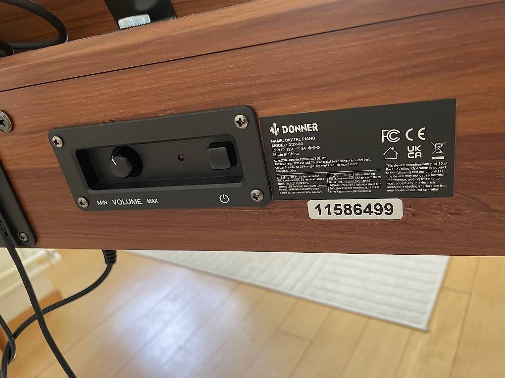 Strumenti musicali: E-Piano Donner DDP-80 Wood – Usato da Horgen venduto da goldfinger1 2