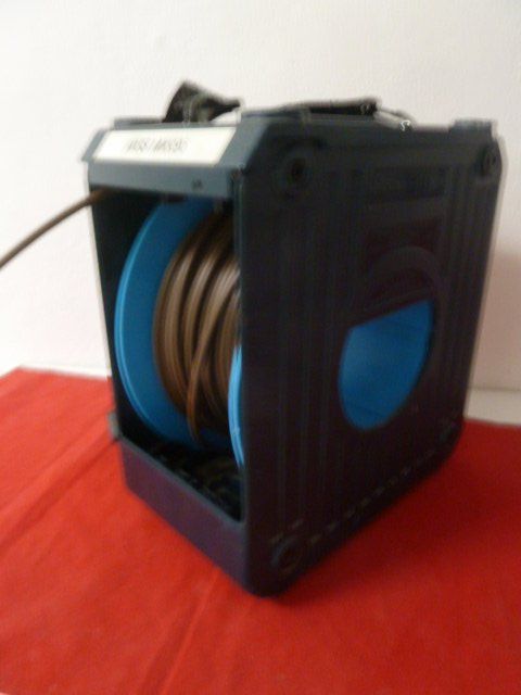 Cavi: Wisi Antennenkabel  MK 96 mit Abroll-Box – Nuovo (secondo la descrizione) da Affoltern am Albis venduto da Sennrtv 1