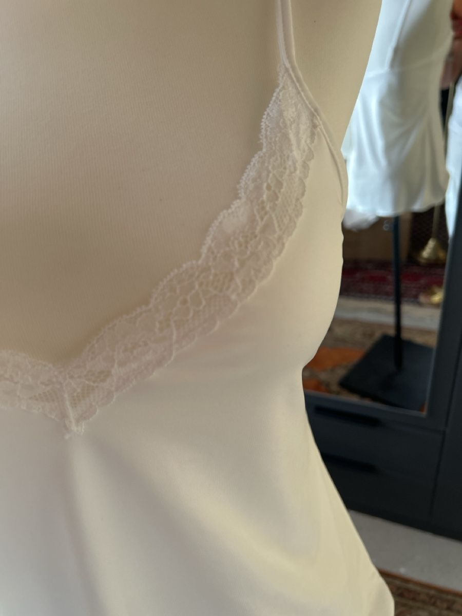 Tops: Zwei neue Top L /XL weiss – Neu (gemäss Beschreibung) aus Bettlach von Aresdiego 1