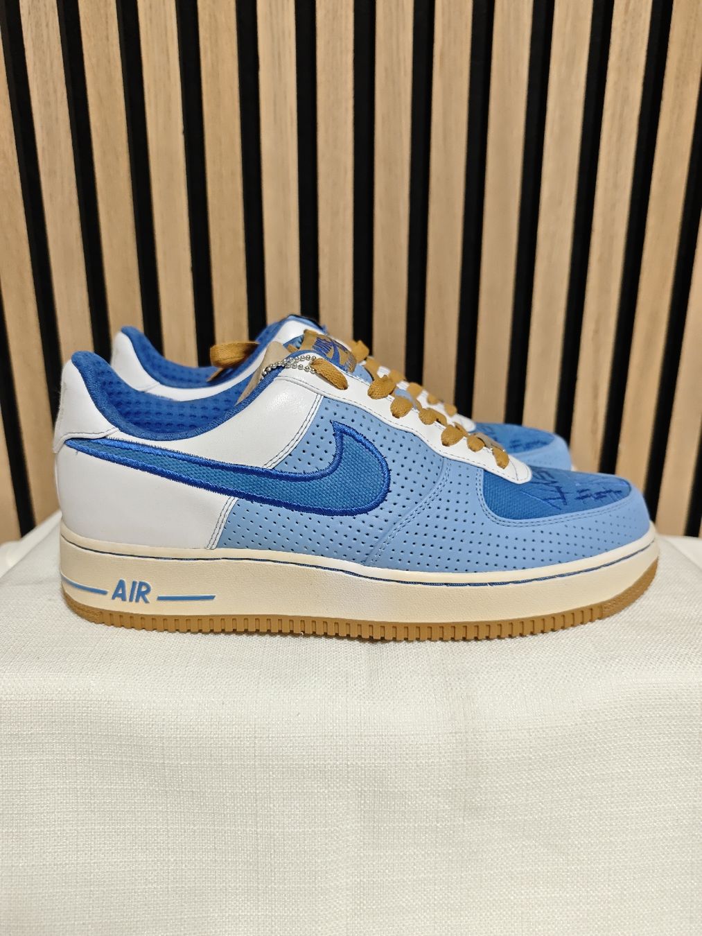 Nike Herrenschuhe: Nike Air Force 1 Low Down North Grösse 42.5 Neu – Neu (gemäss Beschreibung) aus Niederrohrdorf von TK8700
