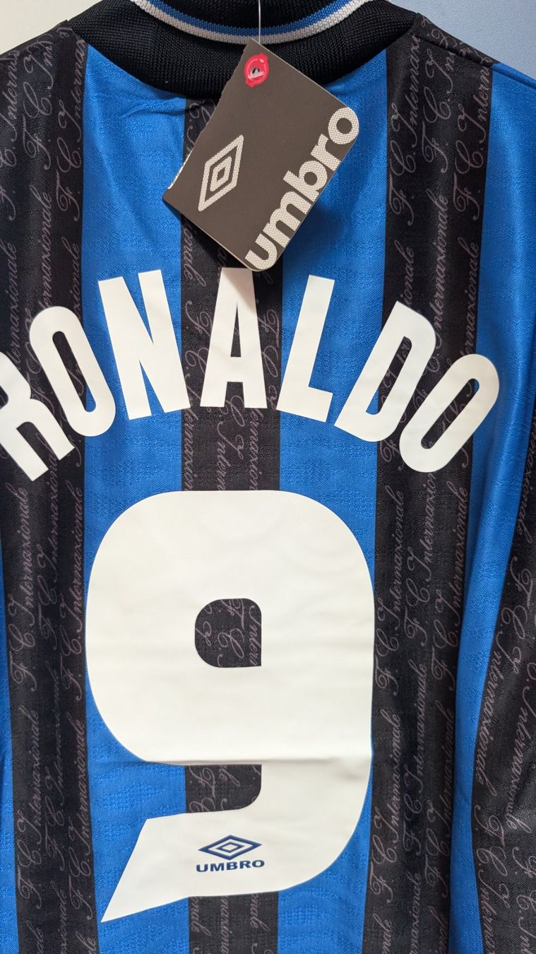 Canottiere & Pantaloni: Retro Inter Trikot -9 Ronaldo) – Nuovo e nell'imballaggio originale da Untersiggenthal venduto da fab_bq61 2