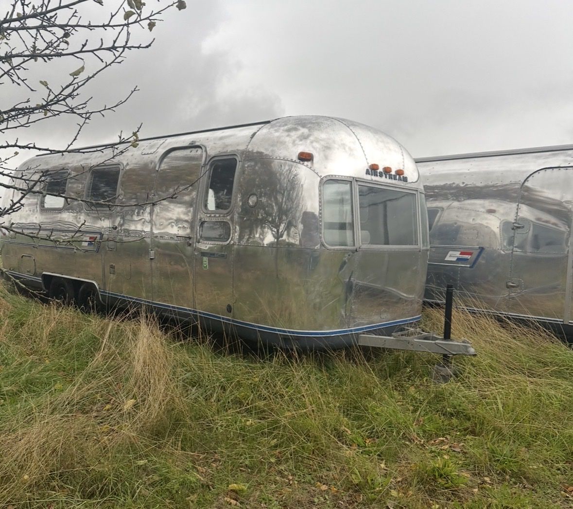 Mobilhome: Airstream Overlander  – Gebraucht aus La Tour-de-Peilz von MarianScurtu