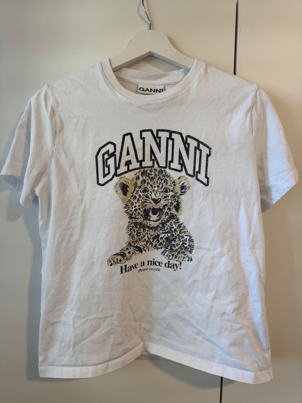 Ganni T-shirt: Ganni T-Shirt – Nuovo (secondo la descrizione) da Seon venduto da christinasarah