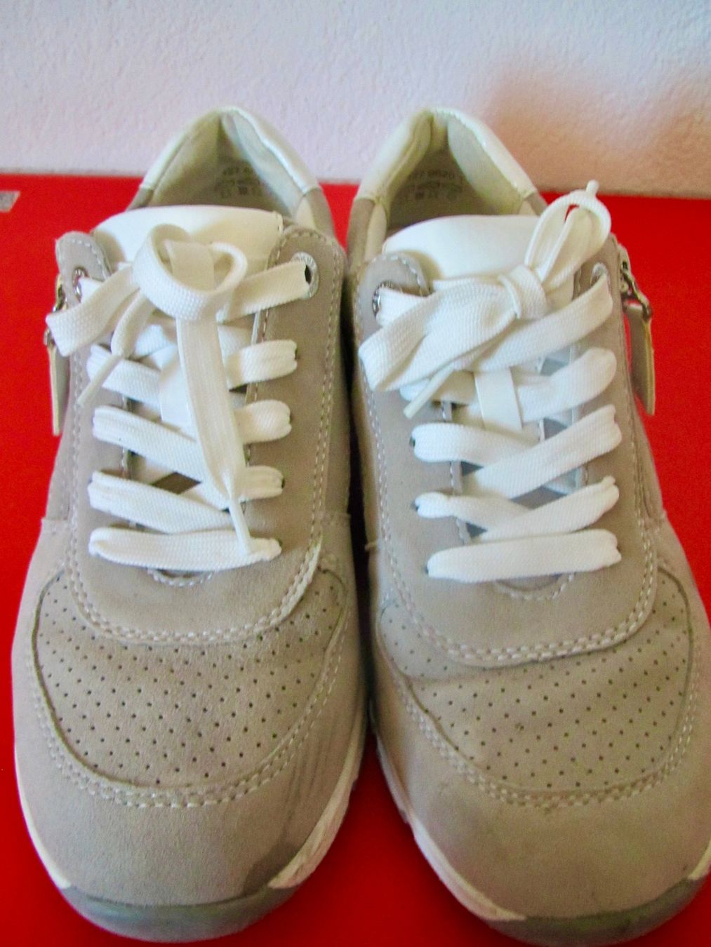 Scarpe da donna: SNEAKER  MEDICUS   38. – Usato da Murten venduto da Selliot 1