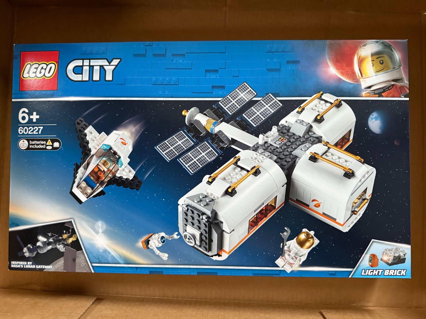 Lego Kit di costruzioni: Lego City 60227 - Raumstation – Nuovo e nell'imballaggio originale da Basel venduto da zekzek