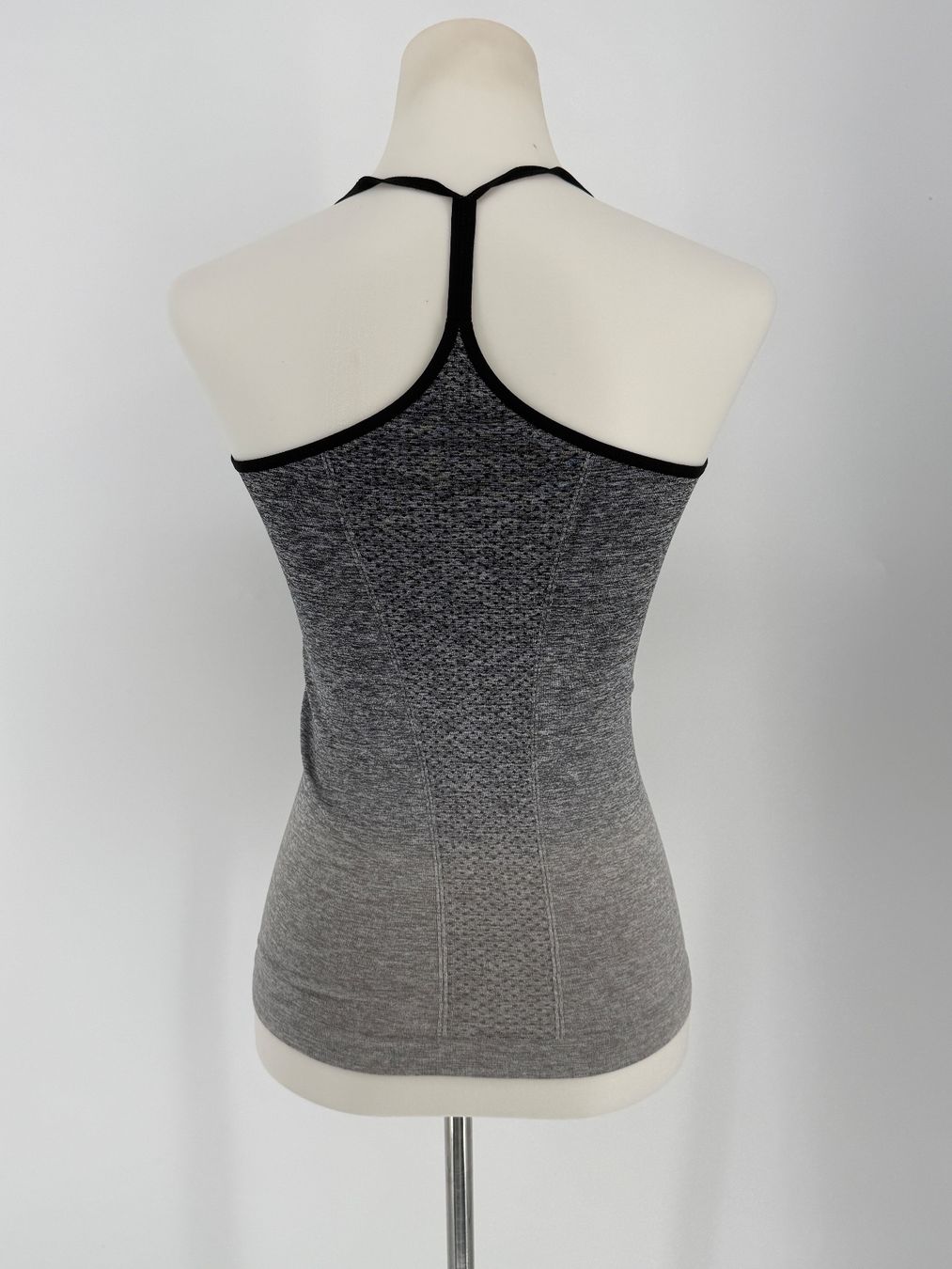 Top: Sport Top Gr. XS von Crivit – Usato da Auenstein venduto da moin. 2