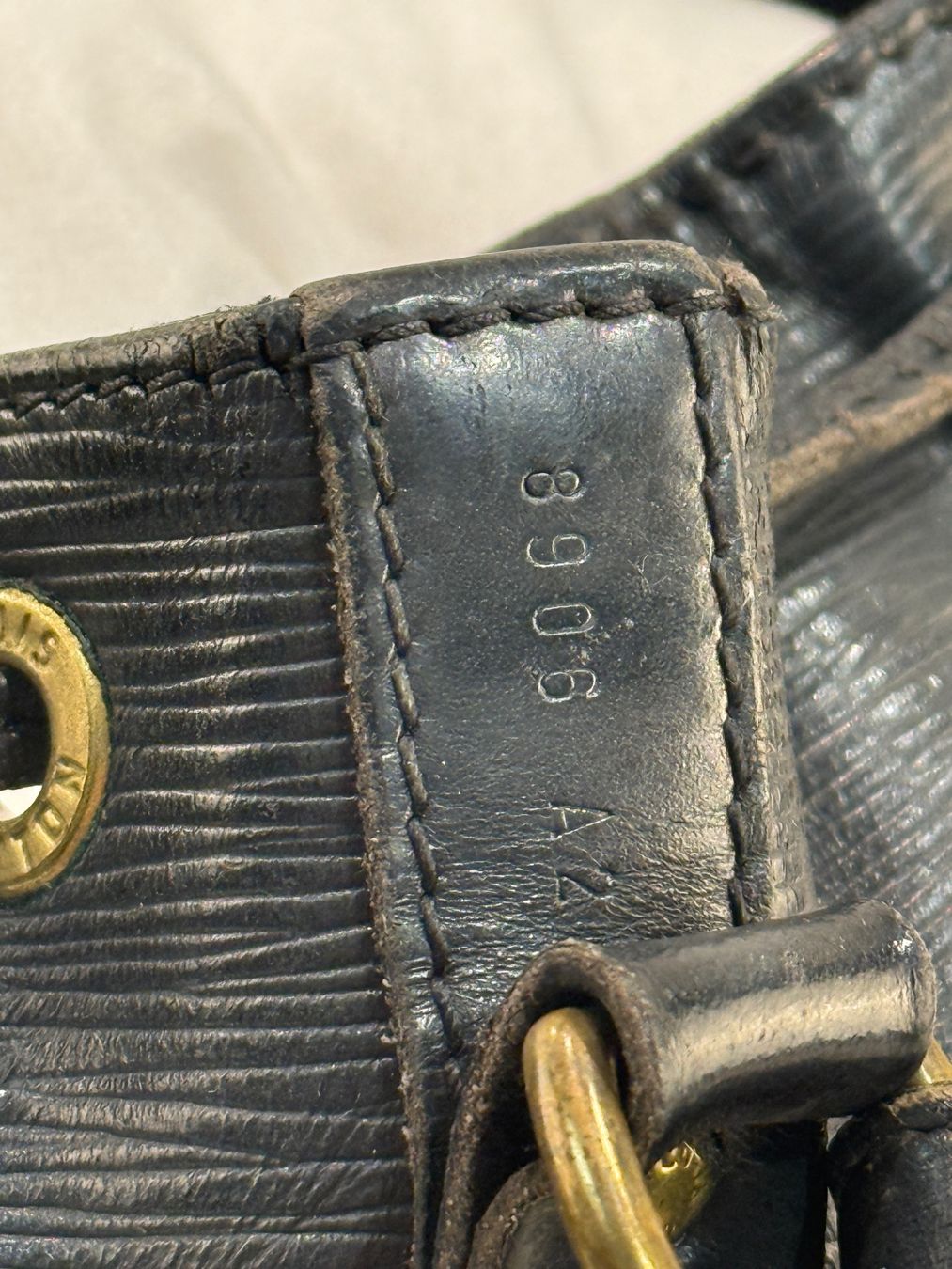 Louis Vuitton Taschen für Damen: Louis Vuitton Noé Grand Epi Schwarz – Original – Gebraucht aus Erlenbach ZH von iLuxury 8