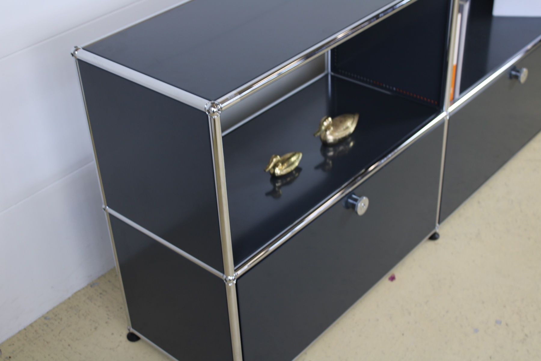 USM Cassettiere: USM Sideboard Anthrazitgrau, Umbau & Lieferung möglich Nr.2 – Usato da Meinisberg venduto da atelier_TILIJA 6