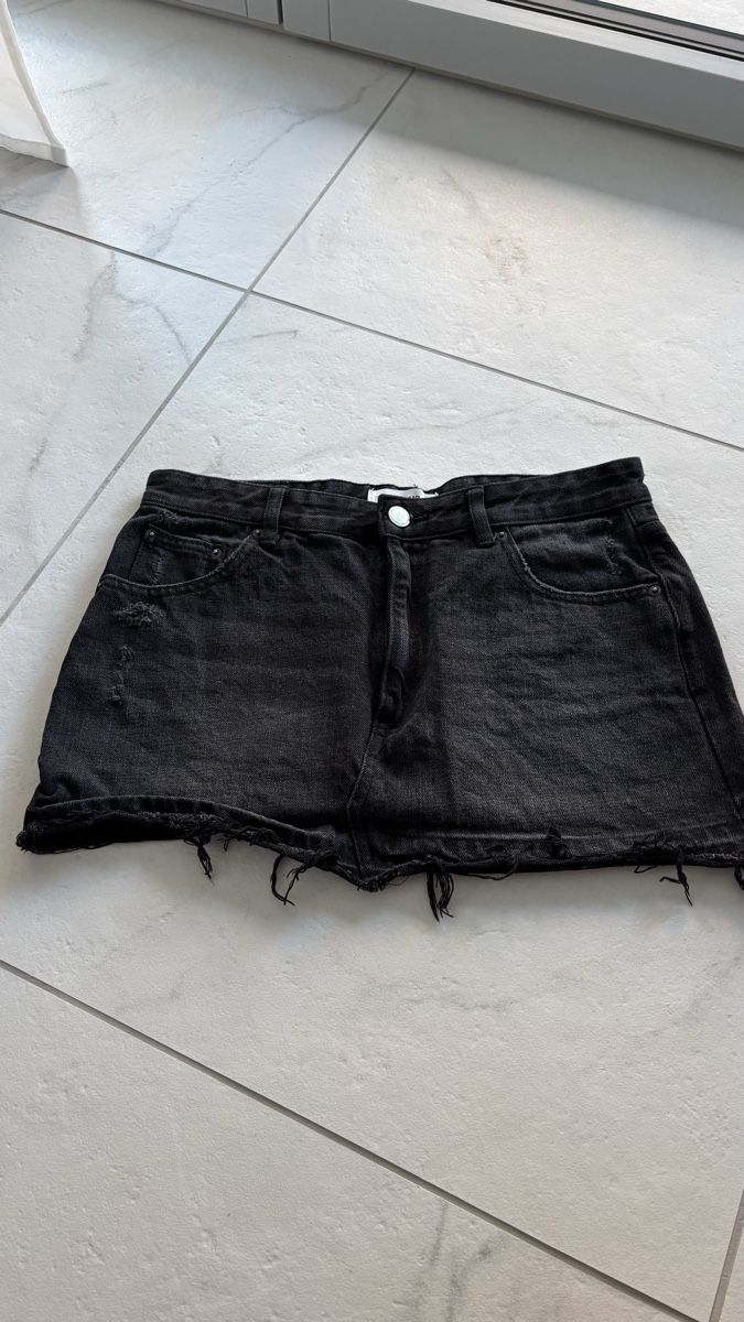 Bershka Gonne: Pull&Bear Jeansrock schwarz 38 – Usato da Seengen venduto da sa_land