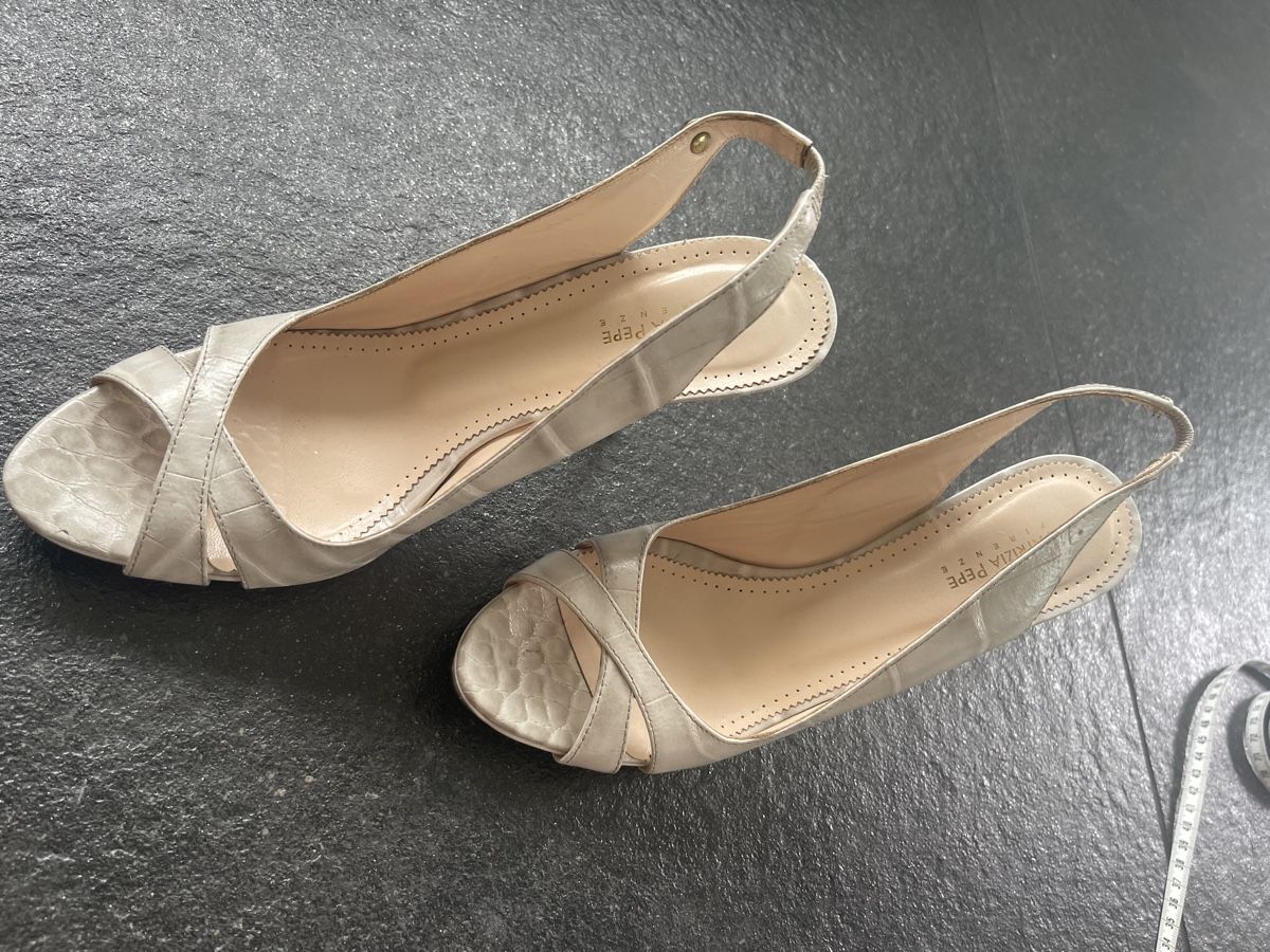 Patrizia Pepe Scarpe da donna: Patrizia Pepe Damensandale – Nuovo (secondo la descrizione) da Horgen venduto da Senija0